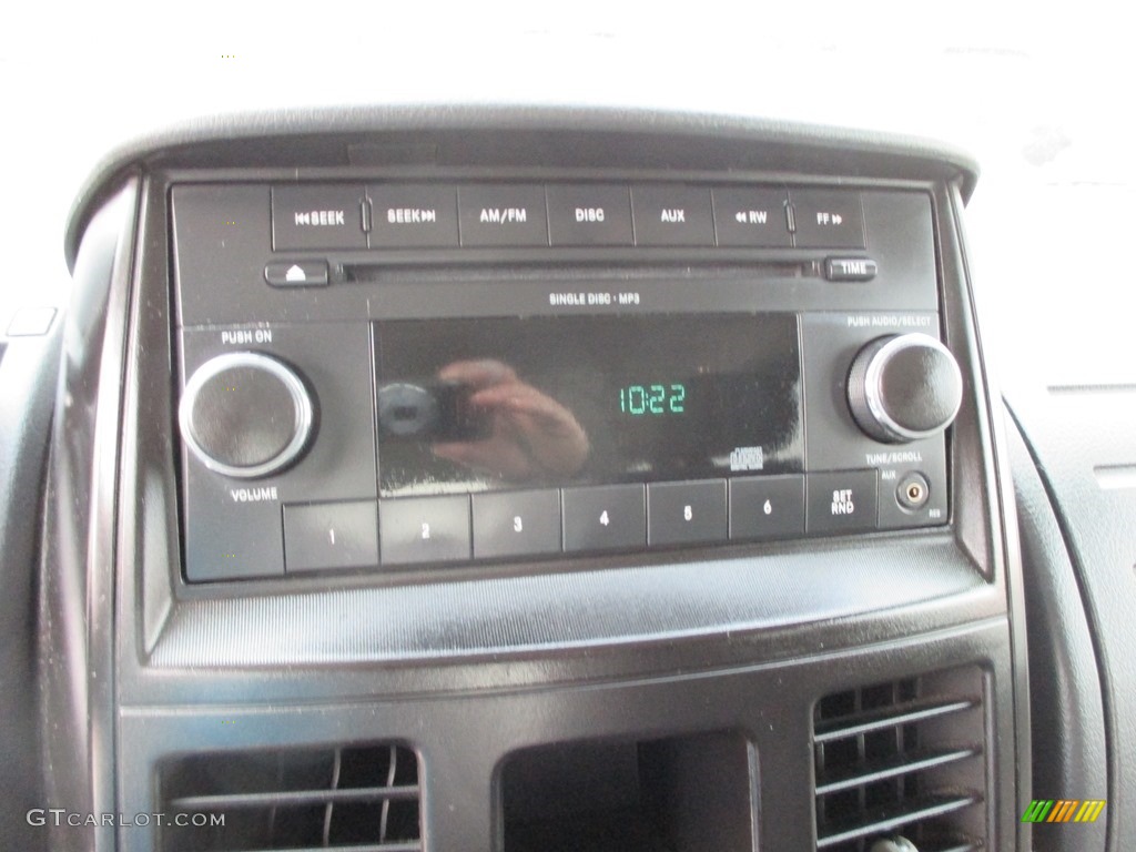 2009 Grand Caravan SE - Inferno Red Crystal Pearl / Dark Slate Gray/Light Shale photo #24