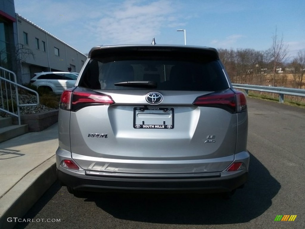 2018 RAV4 LE - Silver Sky Metallic / Black photo #3