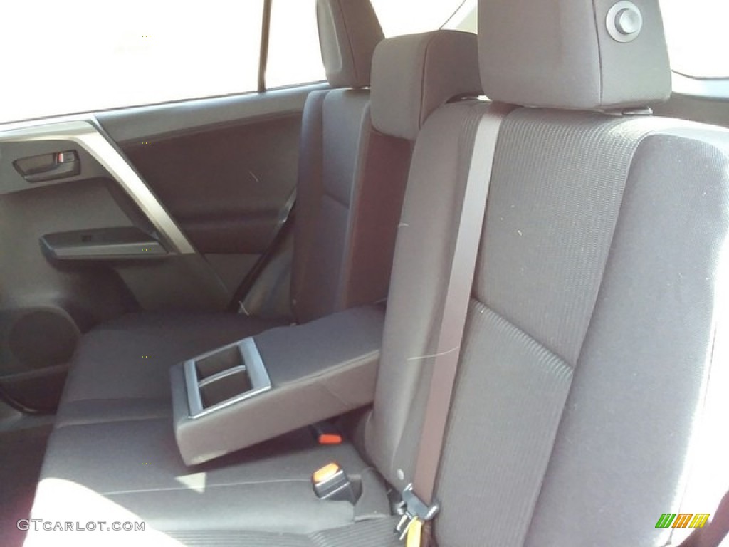 2018 RAV4 LE - Silver Sky Metallic / Black photo #19