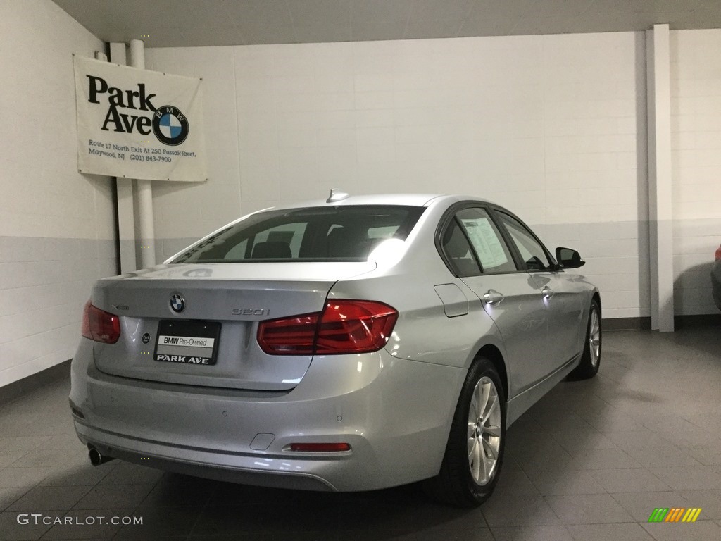 2018 3 Series 320i xDrive Sedan - Glacier Silver Metallic / Black photo #5
