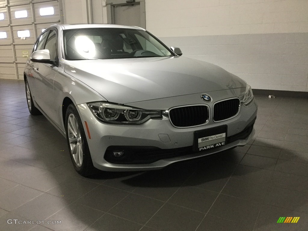 2018 3 Series 320i xDrive Sedan - Glacier Silver Metallic / Black photo #7