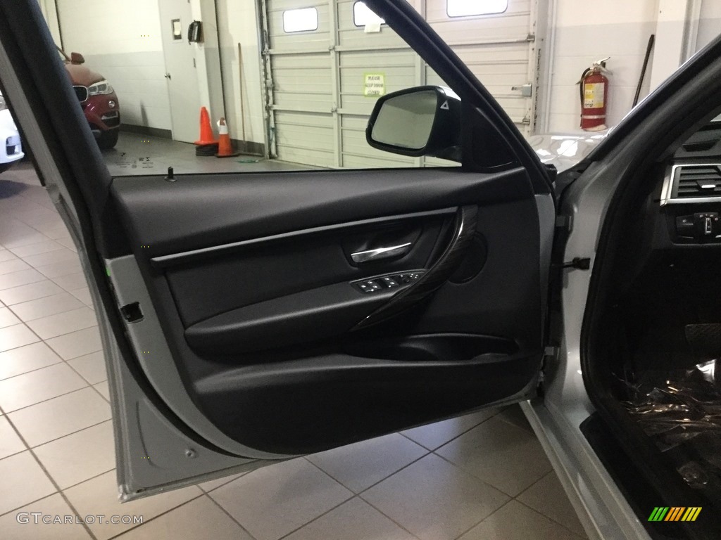 2018 3 Series 320i xDrive Sedan - Glacier Silver Metallic / Black photo #8