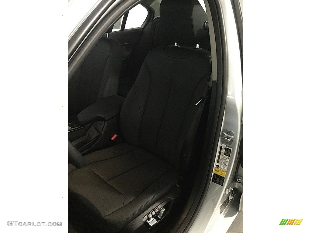 2018 3 Series 320i xDrive Sedan - Glacier Silver Metallic / Black photo #9