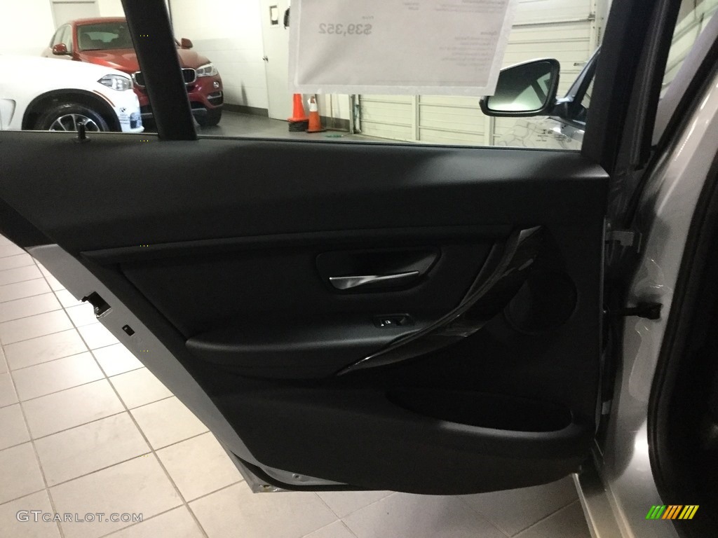 2018 3 Series 320i xDrive Sedan - Glacier Silver Metallic / Black photo #11