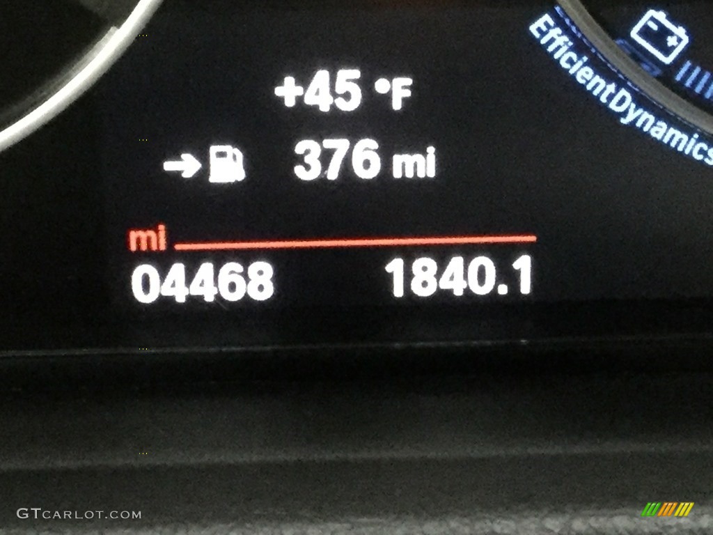 2018 3 Series 320i xDrive Sedan - Glacier Silver Metallic / Black photo #22