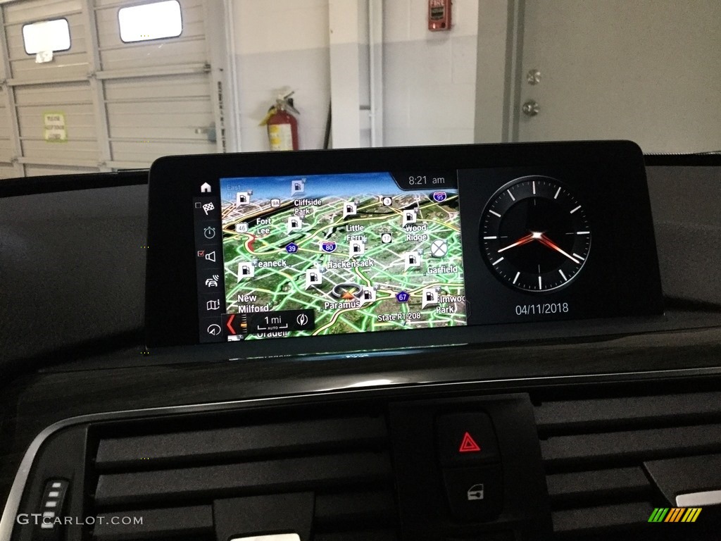 2018 3 Series 320i xDrive Sedan - Glacier Silver Metallic / Black photo #23