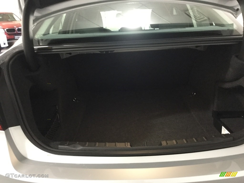 2018 3 Series 320i xDrive Sedan - Glacier Silver Metallic / Black photo #27