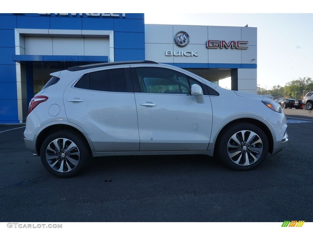 White Frost Tricoat 2018 Buick Encore Essence Exterior Photo #126597944