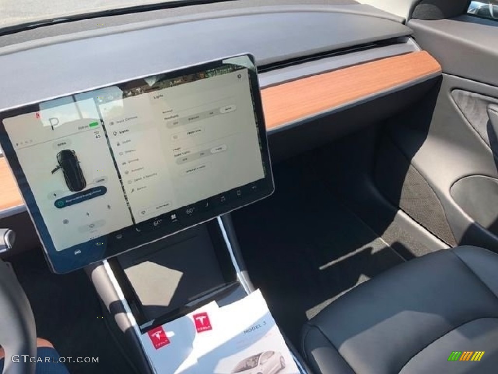 2018 Tesla Model 3 Long Range Controls Photo #126599228