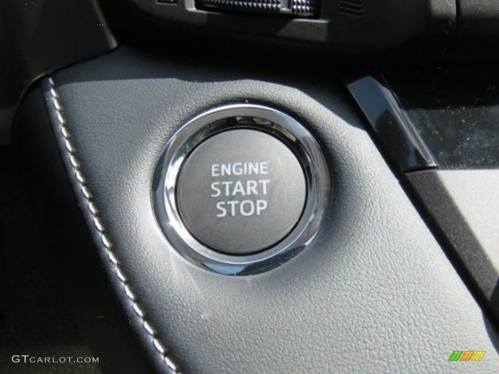 2018 Toyota RAV4 Limited Controls Photo #126599339