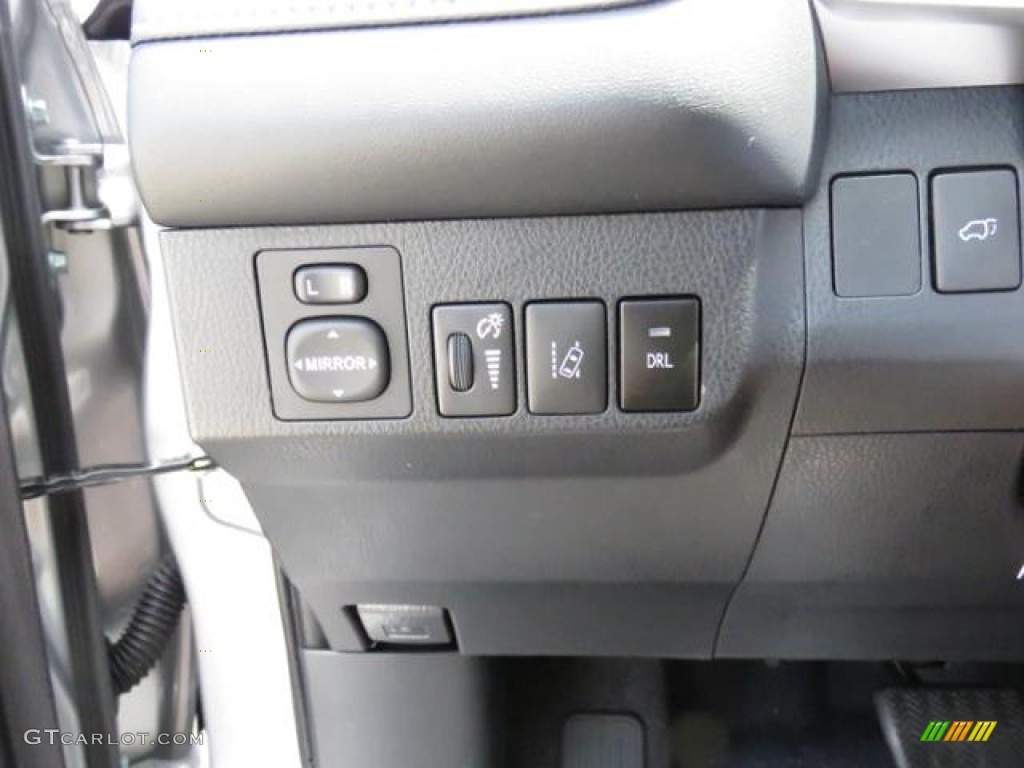 2018 Toyota RAV4 Limited Controls Photos