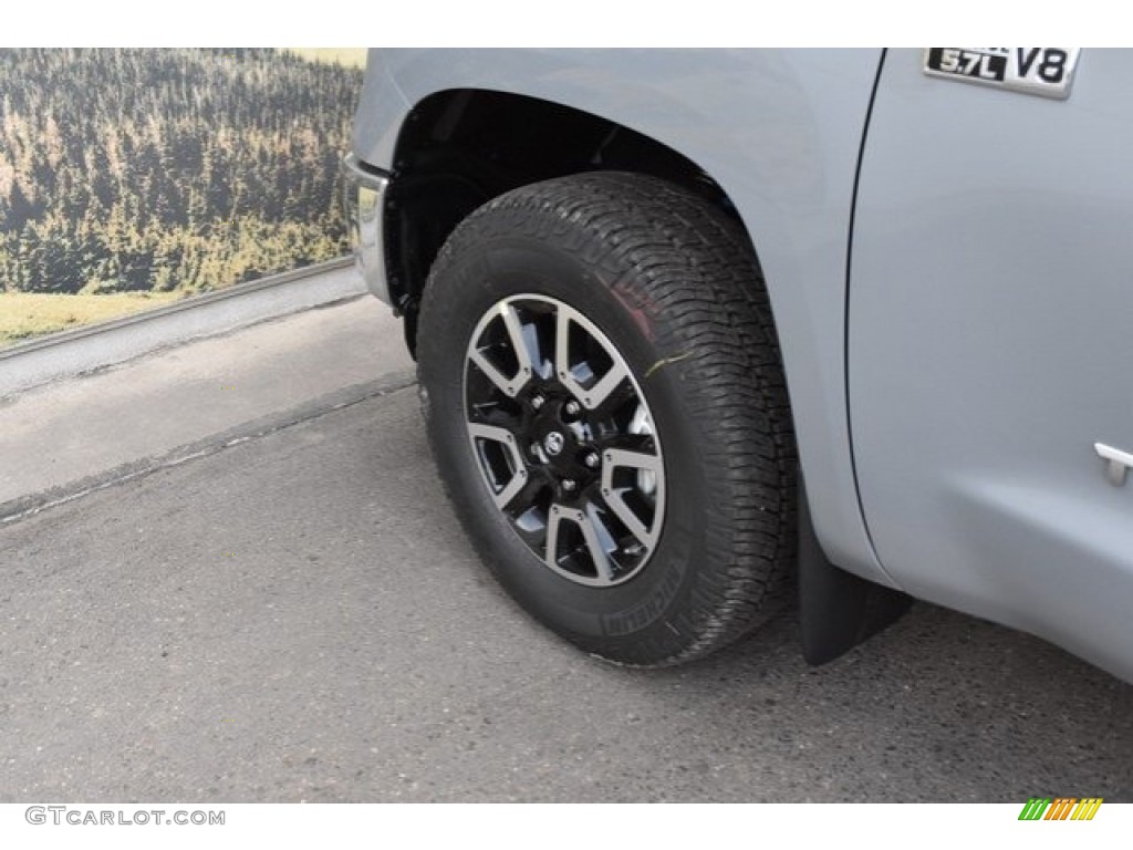 2018 Tundra SR5 CrewMax 4x4 - Cement / Black photo #32