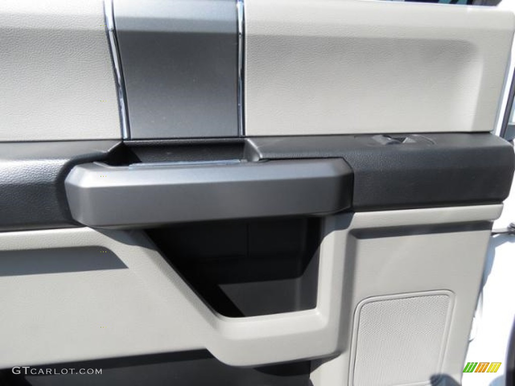 2018 F150 XLT SuperCrew 4x4 - Oxford White / Earth Gray photo #10