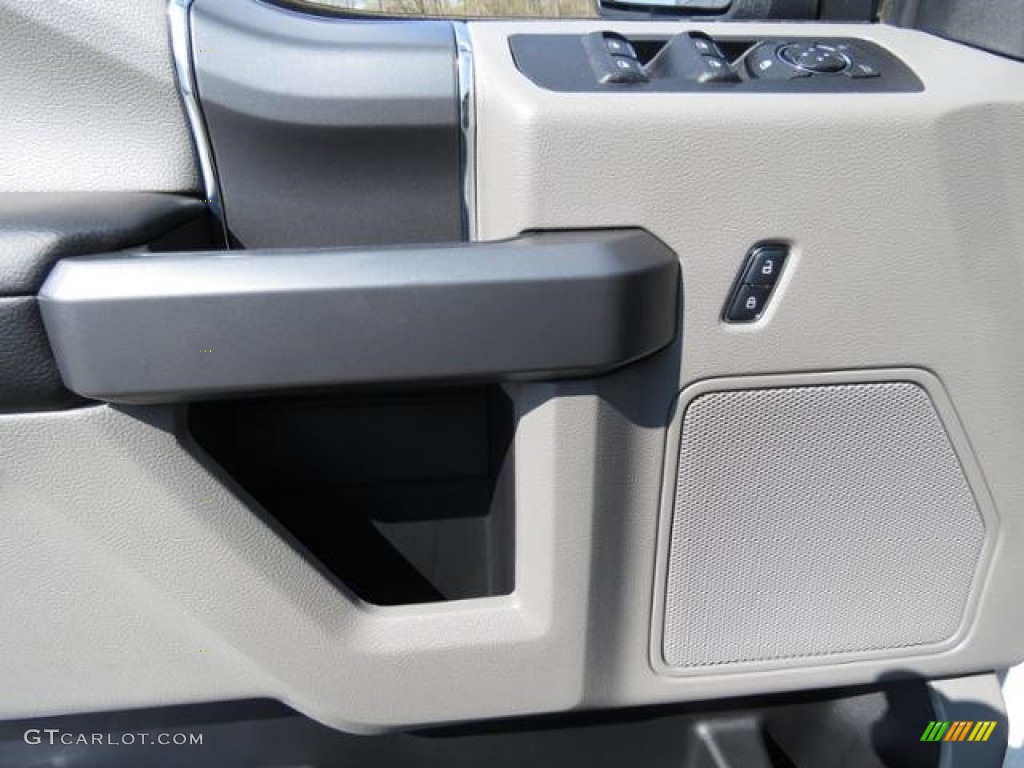 2018 F150 XLT SuperCrew 4x4 - Oxford White / Earth Gray photo #12