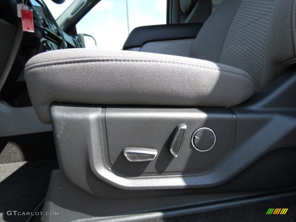 2018 F150 XLT SuperCrew 4x4 - Oxford White / Earth Gray photo #13