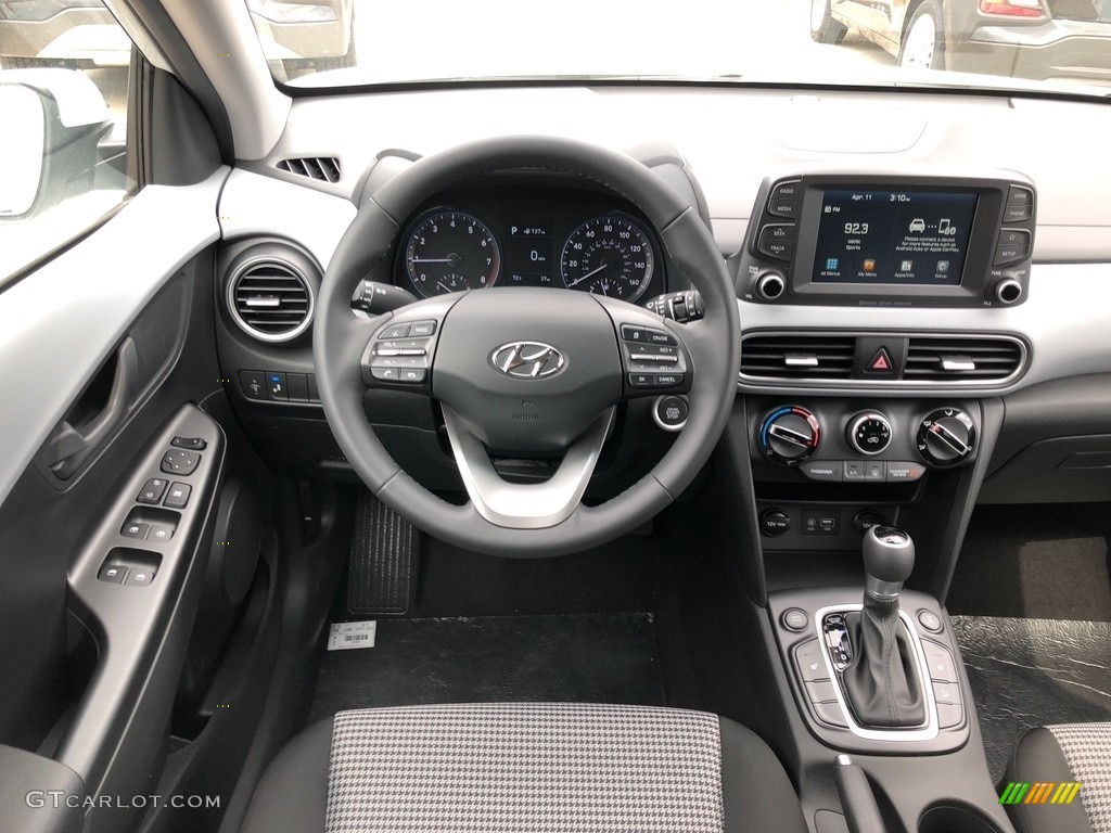 2018 Hyundai Kona SEL AWD Dashboard Photos