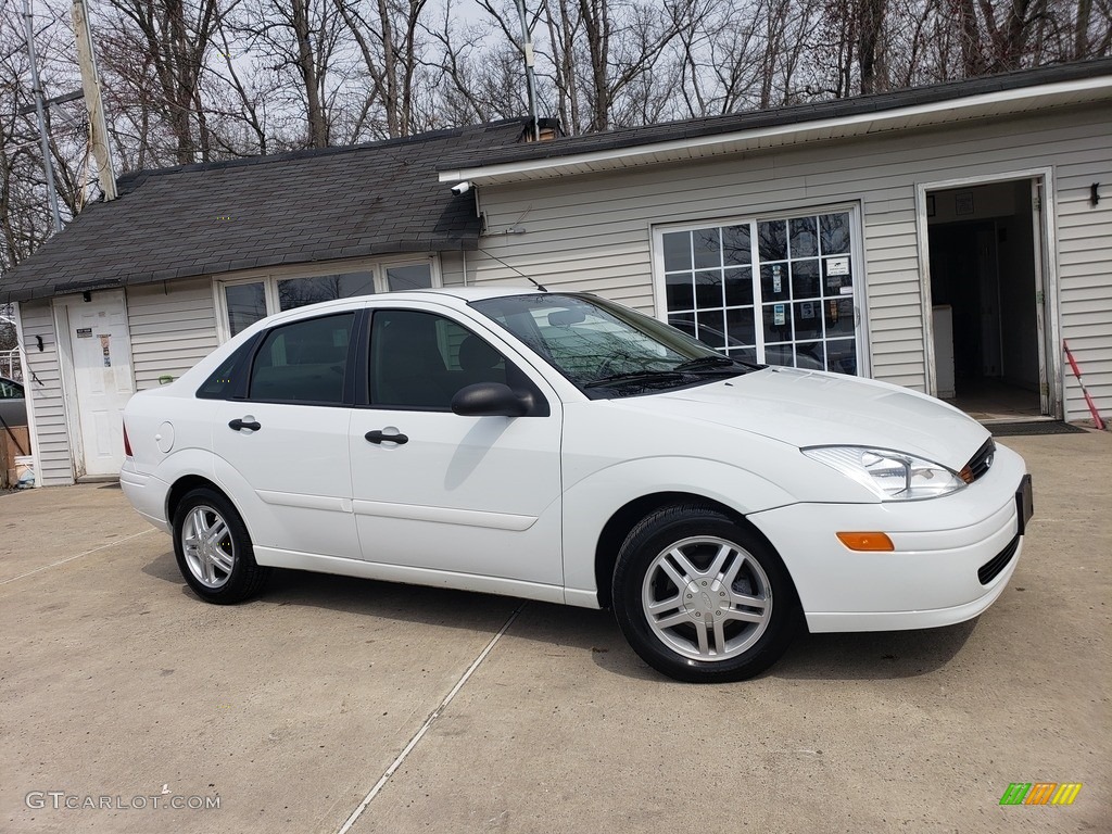 2002 Focus SE Sedan - Cloud 9 White / Medium Parchment photo #6