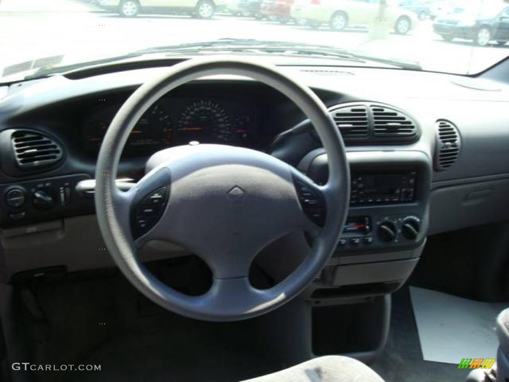 1999 Grand Voyager SE - Deep Cranberry Pearl / Mist Gray photo #11