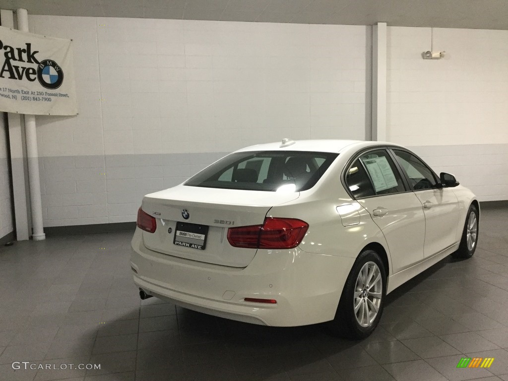 2018 3 Series 320i xDrive Sedan - Alpine White / Black photo #5