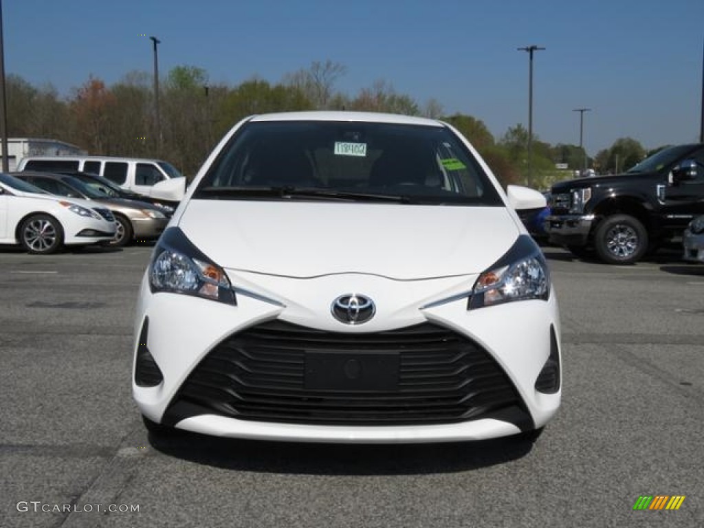 2018 Yaris 3-Door L - Super White / Black photo #2
