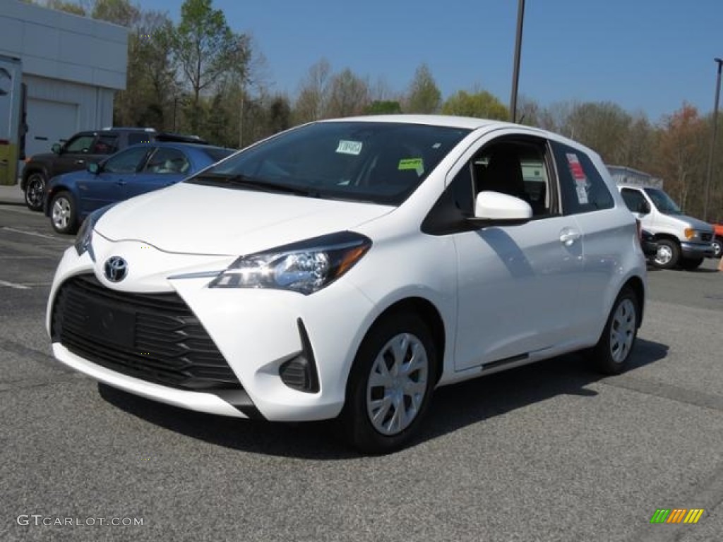 2018 Yaris 3-Door L - Super White / Black photo #3