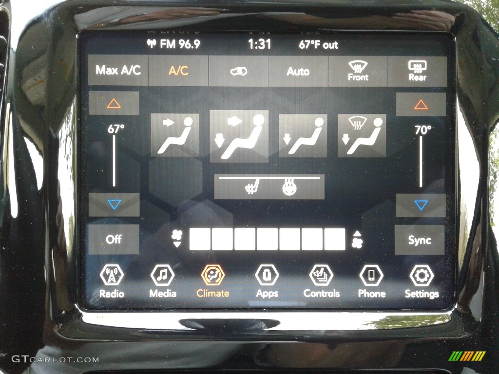 2019 Jeep Cherokee Limited Controls Photo #126617157