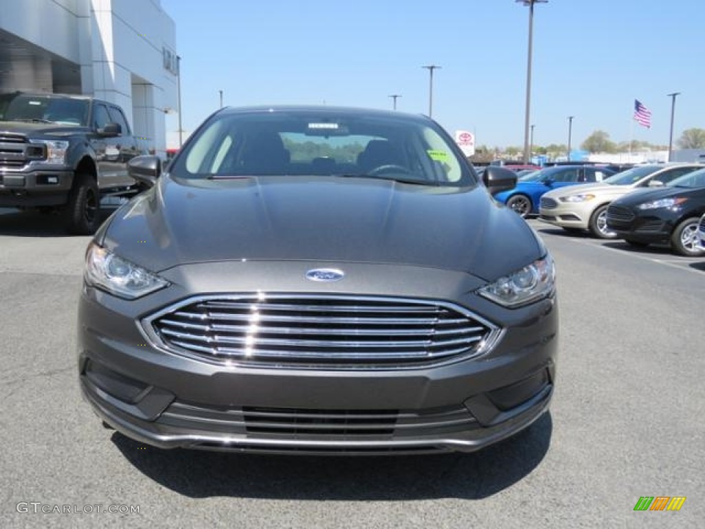 2018 Fusion SE - Magnetic / Ebony photo #2