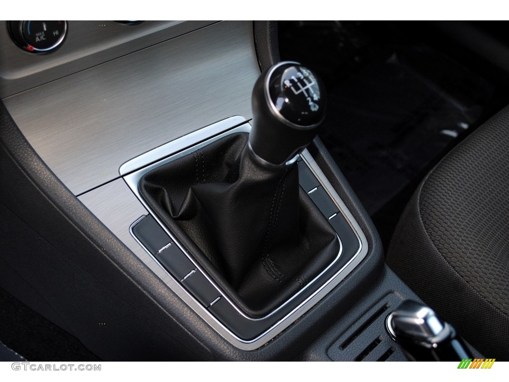 2017 Golf 4 Door 1.8T S - Night Blue Metallic / Titan Black photo #15