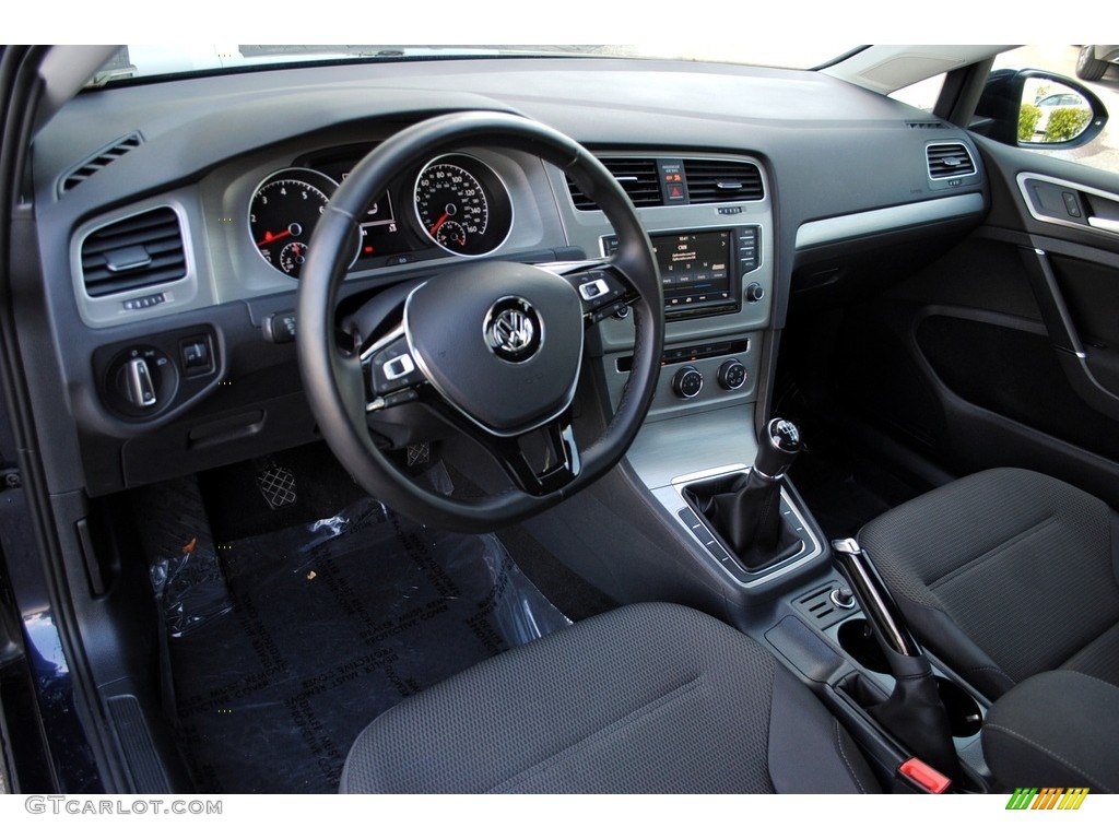 2017 Golf 4 Door 1.8T S - Night Blue Metallic / Titan Black photo #16