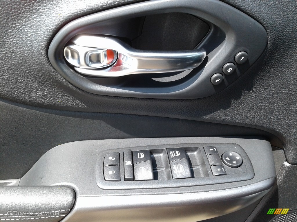 2019 Jeep Cherokee Limited Controls Photo #126619666