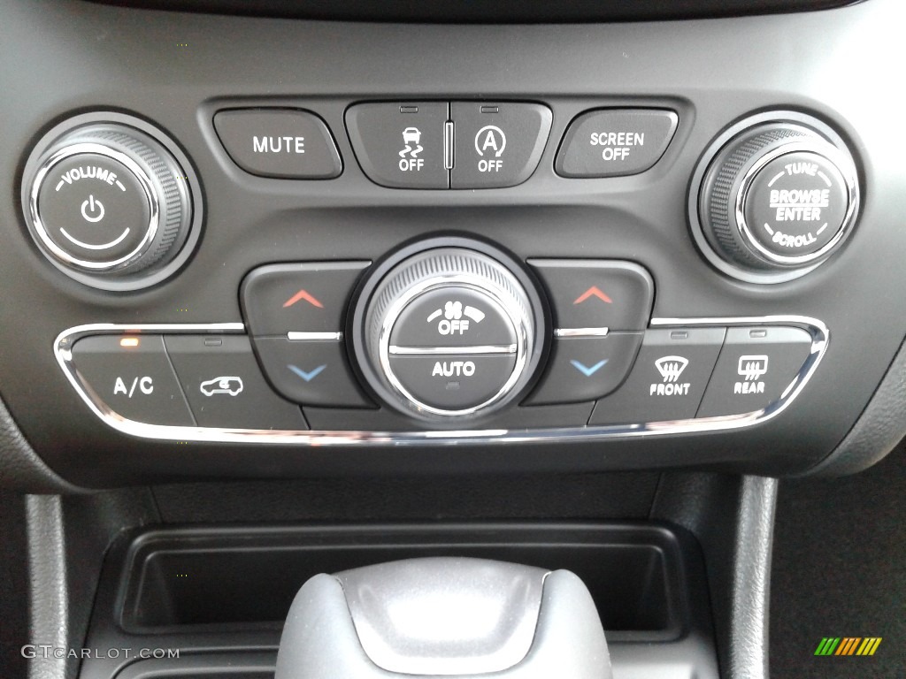 2019 Jeep Cherokee Limited Controls Photo #126620151