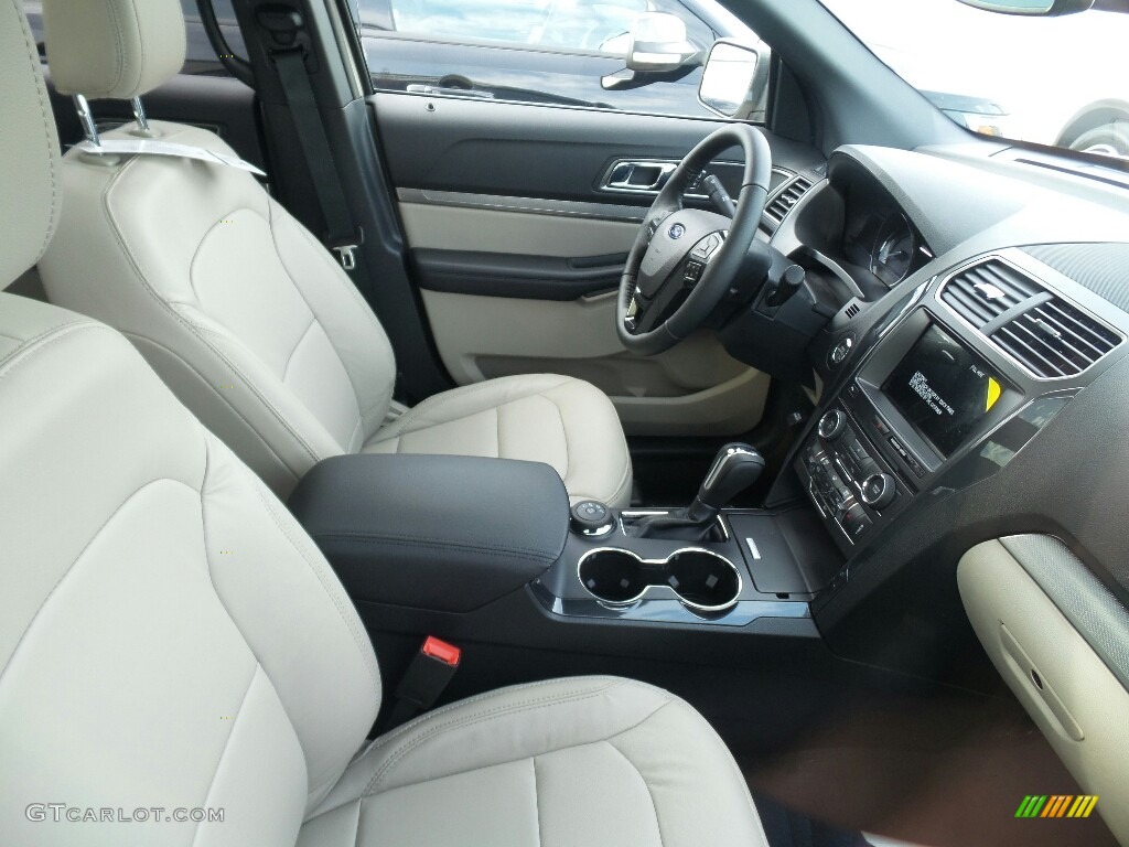 2018 Explorer XLT 4WD - Platinum Dune / Medium Stone photo #4