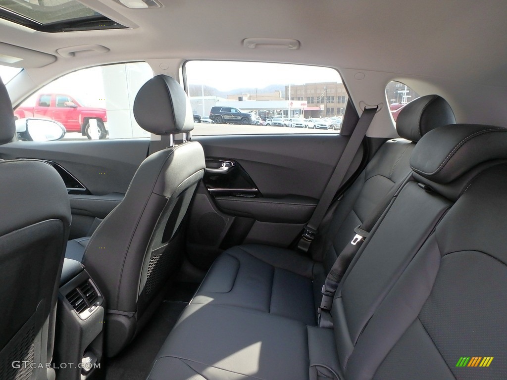 2018 Niro Touring Hybrid - Silky Silver / Charcoal photo #11