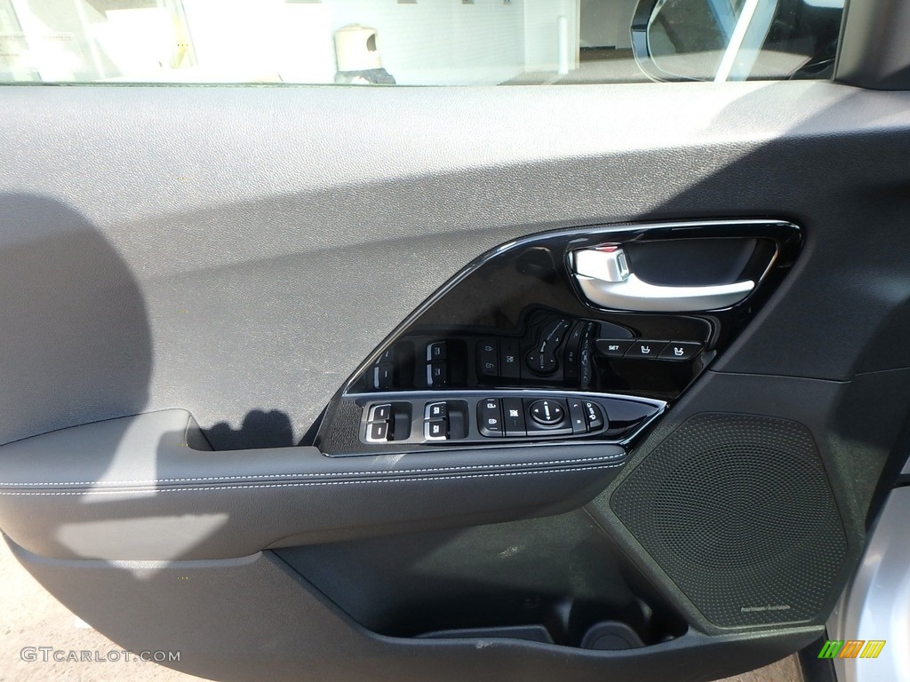 2018 Niro Touring Hybrid - Silky Silver / Charcoal photo #13