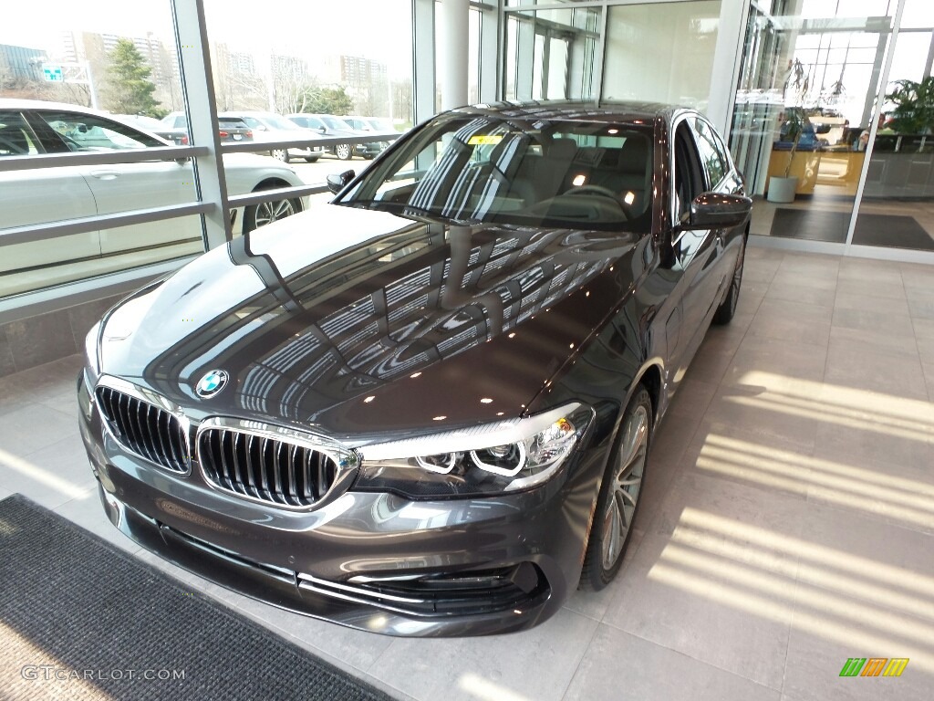 2018 5 Series 530e iPerfomance xDrive Sedan - Dark Graphite Metallic / Black photo #3