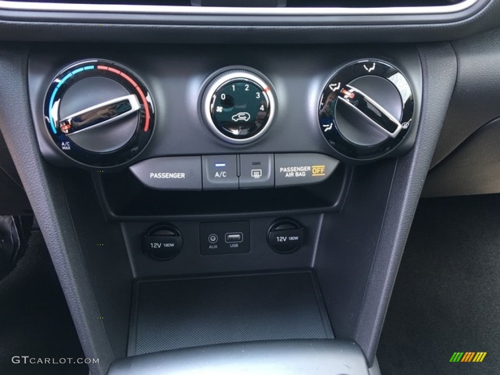 2018 Hyundai Kona SEL AWD Controls Photo #126634403