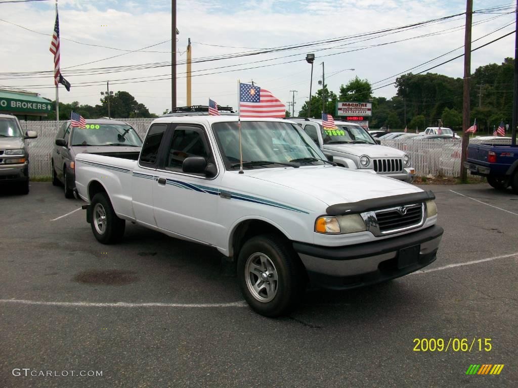 1998 B-Series Truck B4000 SE Extended Cab - Oxford White / Gray photo #2