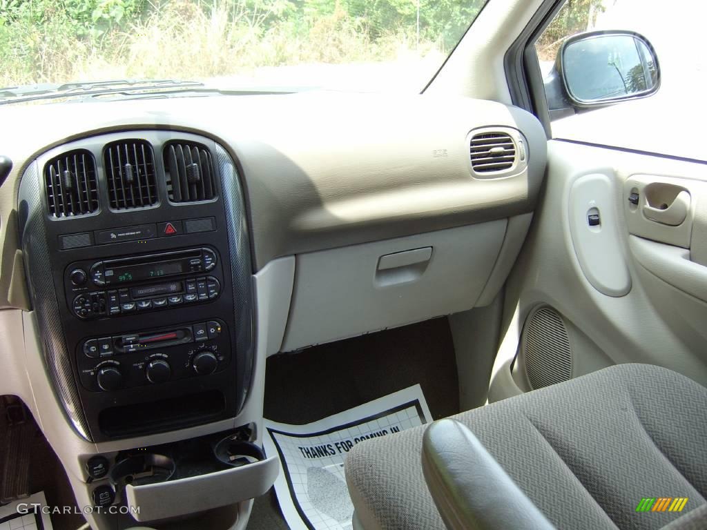 2006 Grand Caravan SXT - Brilliant Black Crystal Pearl / Dark Khaki/Light Graystone photo #15