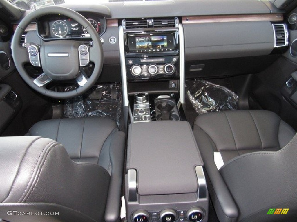 2018 Land Rover Discovery HSE Ebony/Ebony Dashboard Photo #126645477