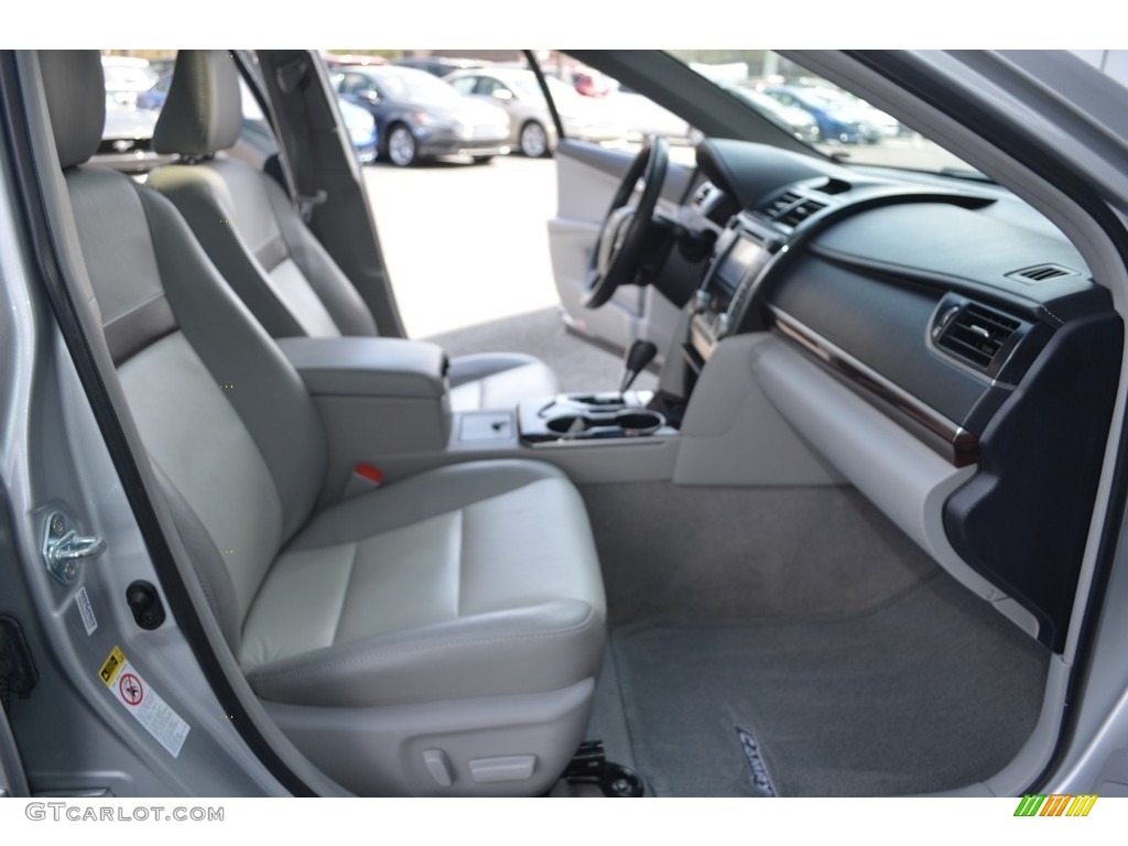 2012 Camry XLE V6 - Classic Silver Metallic / Ivory photo #16