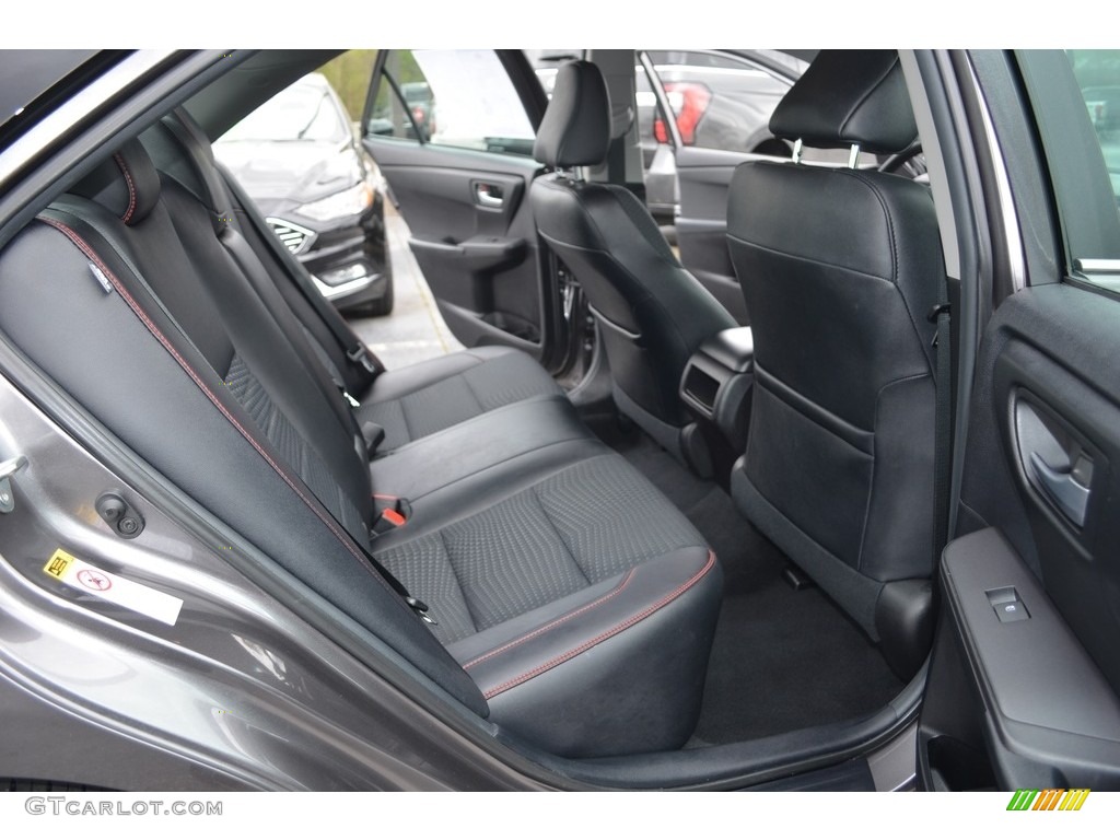 2015 Camry SE - Predawn Gray Mica / Black photo #13