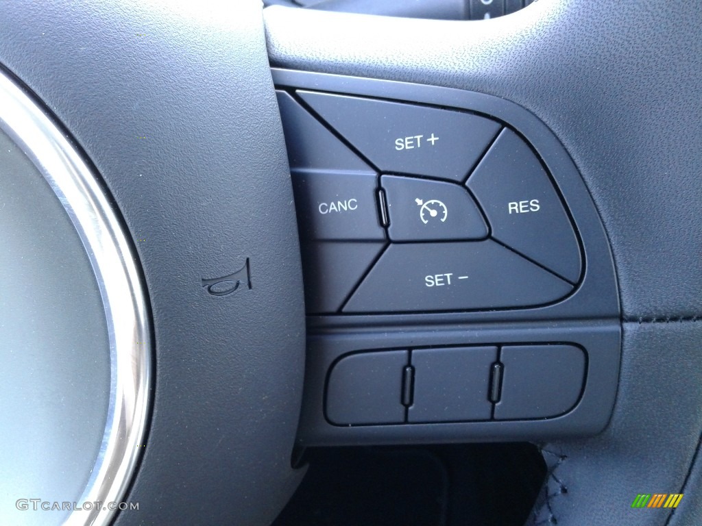 2018 Fiat 500X Trekking Controls Photo #126654560