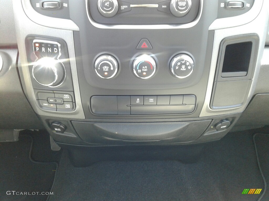 2018 1500 Express Crew Cab 4x4 - Bright White / Black/Diesel Gray photo #16