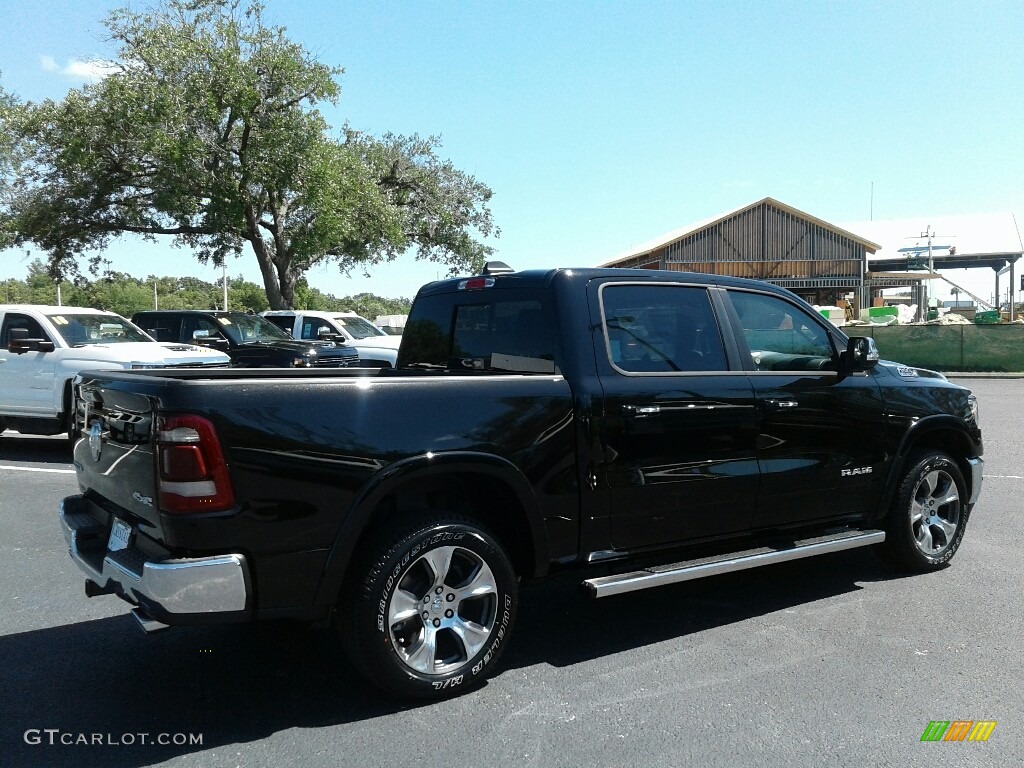 2019 1500 Laramie Crew Cab 4x4 - Diamond Black Crystal Pearl / Black photo #5