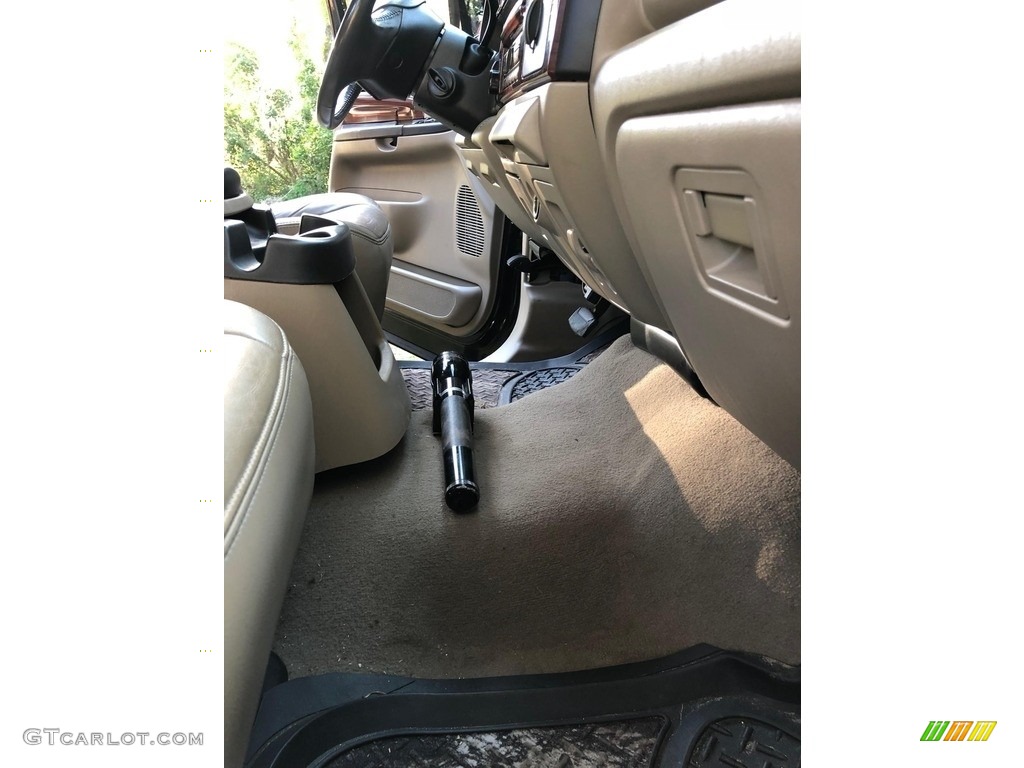 2006 F350 Super Duty Lariat Crew Cab 4x4 - Black / Tan photo #13
