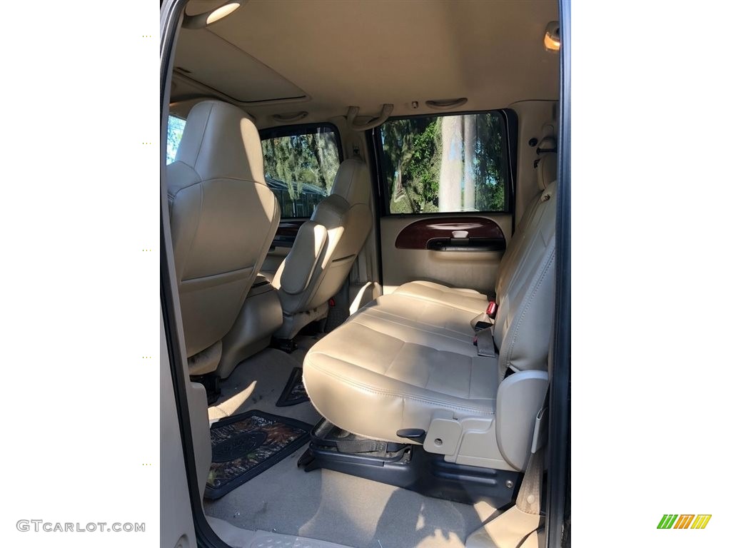 2006 F350 Super Duty Lariat Crew Cab 4x4 - Black / Tan photo #17