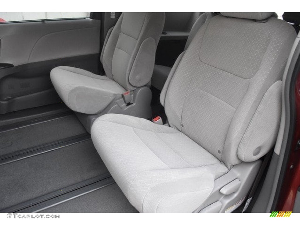 Gray Interior 2018 Toyota Sienna LE AWD Photo #126666881