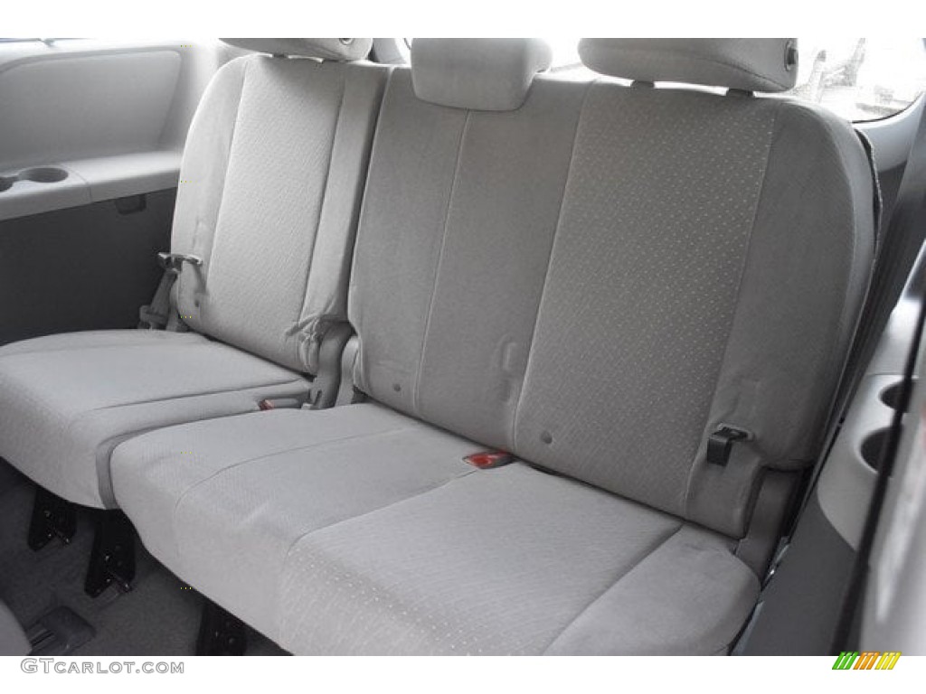 2018 Toyota Sienna LE AWD Rear Seat Photo #126666962