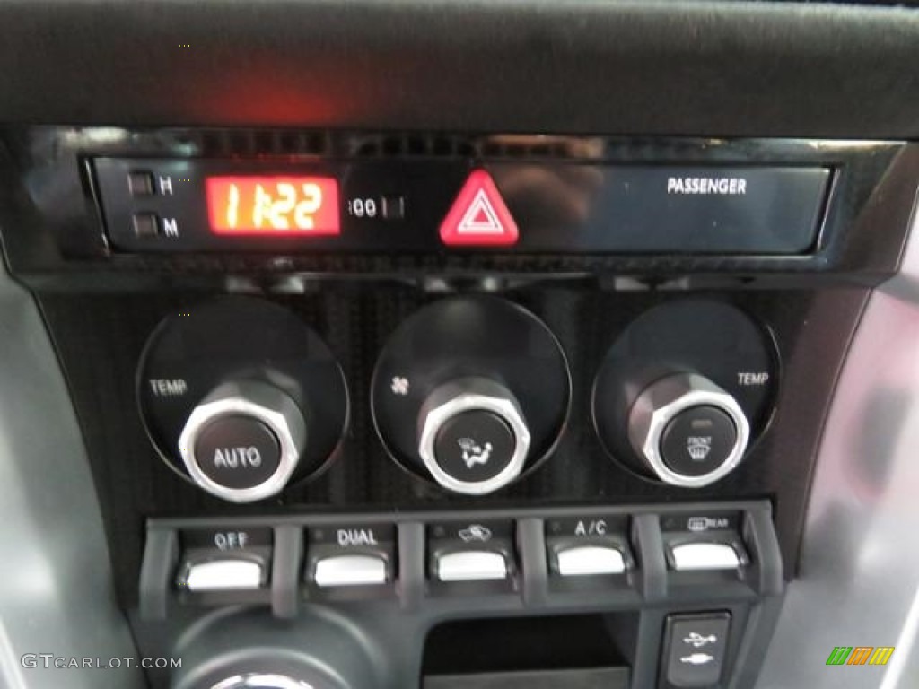 2018 Toyota 86 GT Black Controls Photo #126667046