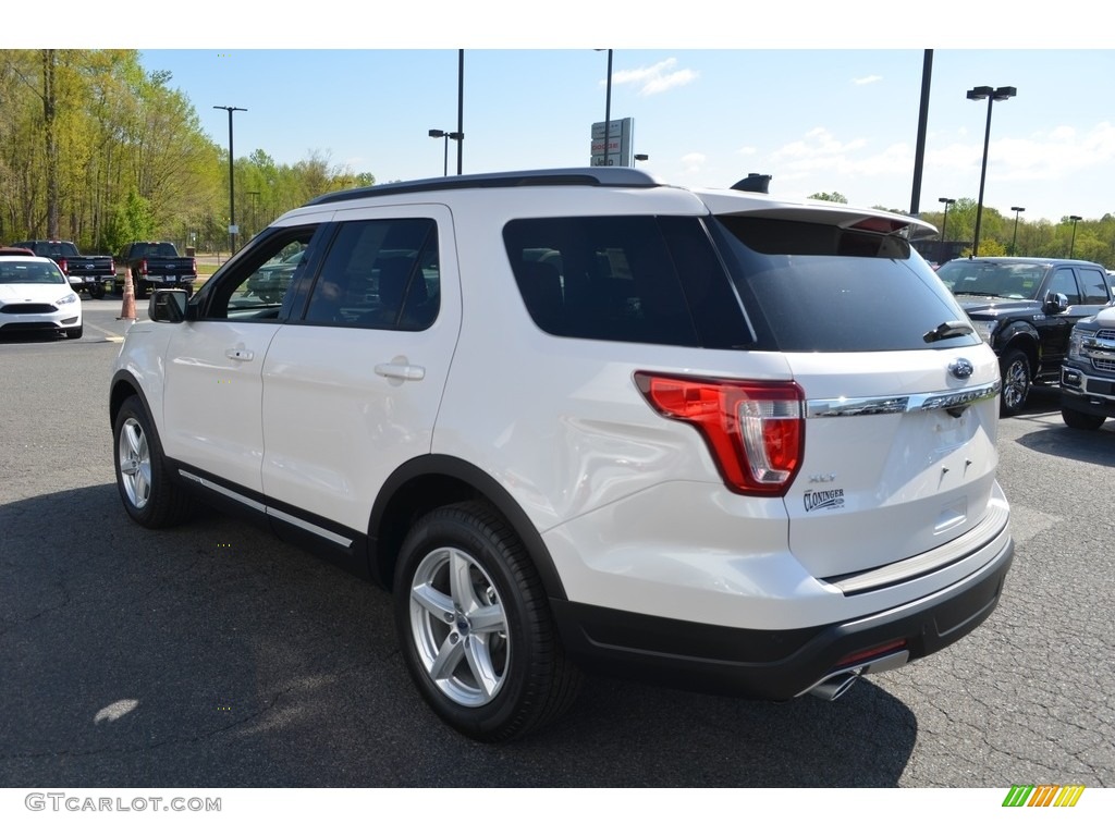 2018 Explorer XLT - White Platinum / Ebony Black photo #18